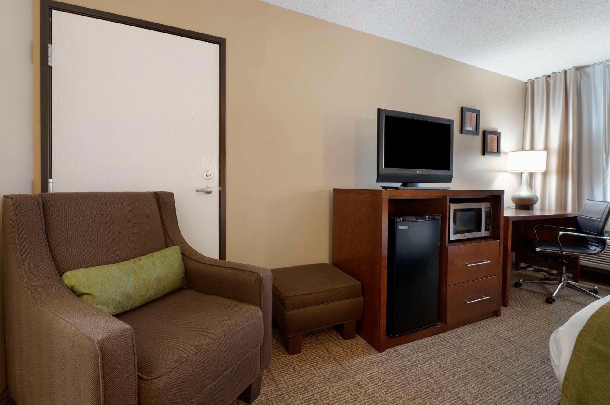 Comfort Inn Romeoville - Bolingbrook Exterior photo