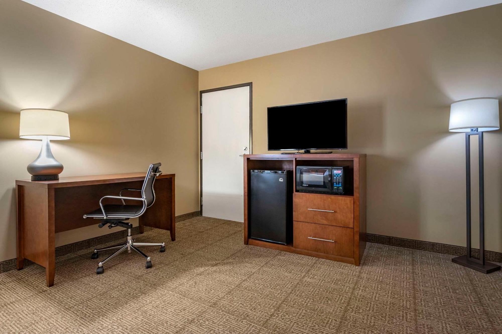 Comfort Inn Romeoville - Bolingbrook Exterior photo